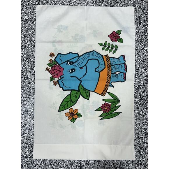 2 Vintage 70’s Cannon Monticello Pillowcases with Jungle Animal Design Standard - Picture 4 of 10